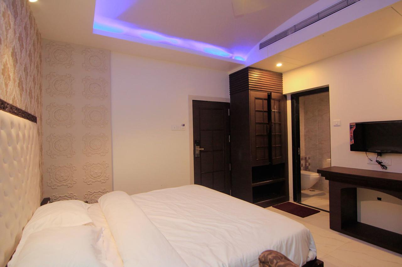 Hotel Sai Dharam Palace Shirdi Ngoại thất bức ảnh