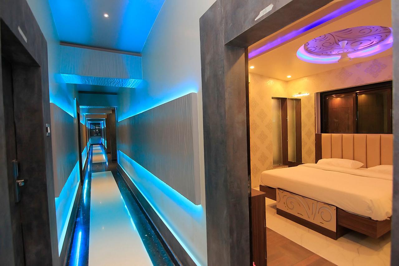 Hotel Sai Dharam Palace Shirdi Ngoại thất bức ảnh