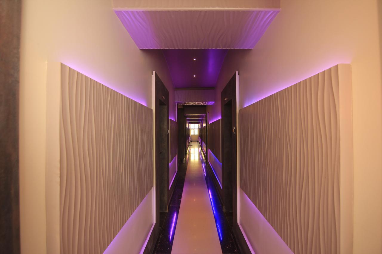 Hotel Sai Dharam Palace Shirdi Ngoại thất bức ảnh